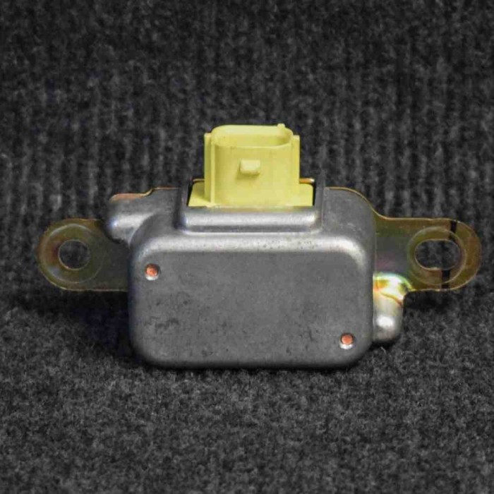 Senzor de impact st&acirc;nga față MAZDA MPV II LW 2004 OEM: LC6257KC0B | 1971782