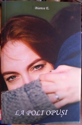 La poli opuși foto