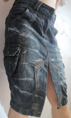 Fusta Mini Bleu denim model usor army masura M, cu buzunare si deschizatura fata