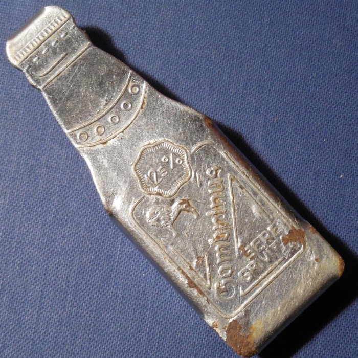 GAMBRINUS, Bere Grivița - Perioada Interbelică - Desfăcător / Deschizător pentru dopuri &icirc;n formă de Sticlă de Bere