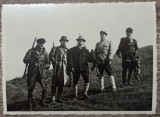 Grup de vanatori romani din perioada interbelica// fotografie