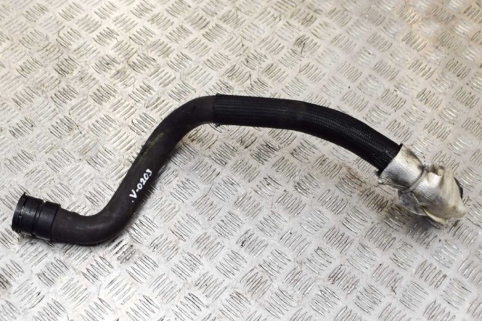 Furtun de lichid de răcire VOLVO XC60 2009 OEM: 8G918286CC 13857498