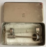 S - medicale - seringa vintage de 2 ml cu trei ace diferite in cutie Original-Record - cu monograma KS - piesa de colectie