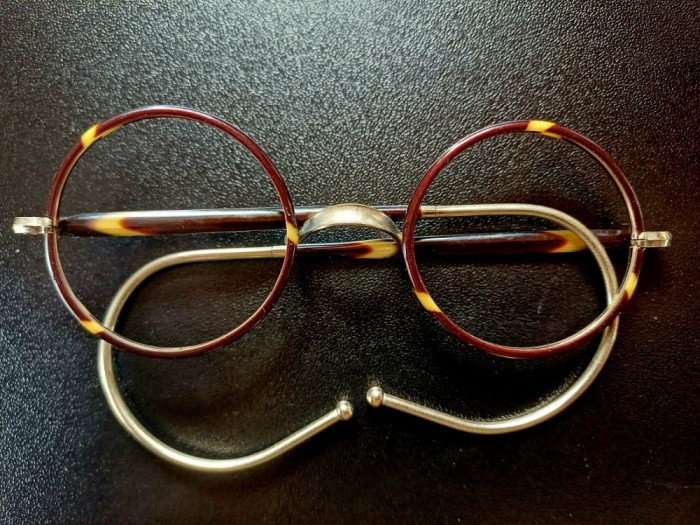 NI282 Ochelari rotunzi, cca anii 1960