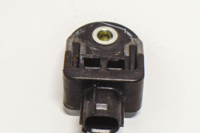 Senzor de impact st&acirc;nga față TOYOTA PRIUS _W3_ 2012 OEM: 89173-47030 11121806