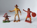 Lot 3 figurine indieni si cowboy, plastic, vechi, vintage, colectie