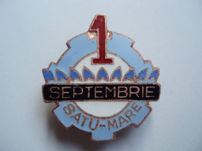 ROMANIA - INSIGNA / EMBLEMA 1 SEPT. UNIO SATU MARE, 1970 , RSR , IM 1.161 foto