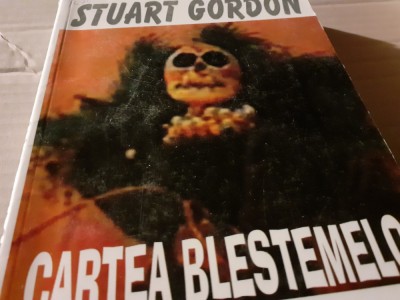 CARTEA BLESTEMELOR - STUART GORDON, ED VIVALDI 408 pag foto