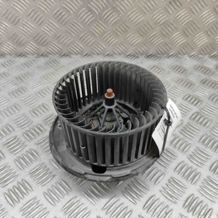 Ventilator aeroterma VW SHARAN 7N1, 7N2 2011 OEM: 3C0907521F