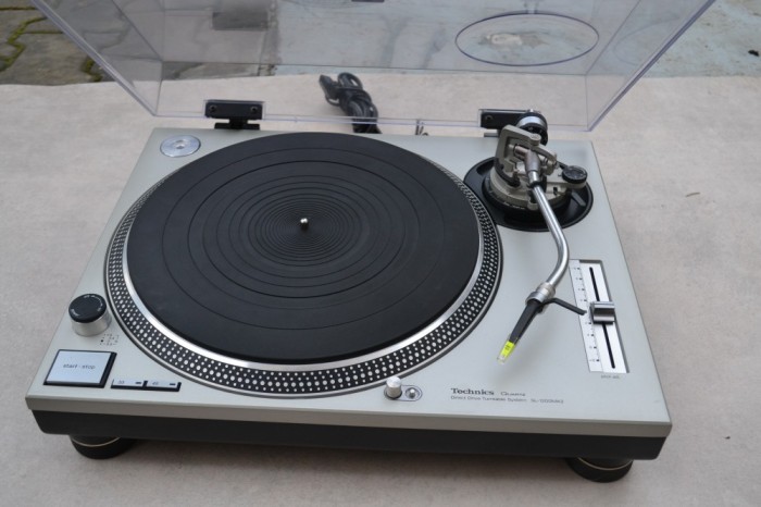 Pick up Technics SL 1200 MK 2 cu prospect original