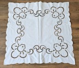 FATA DE MASA VINTAGE DIN BUMBAC CU MODEL PANGLICI, BRIDE SI BRODERIE SPARTA