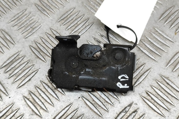 &Icirc;ncuietoare capota dreapta MERCEDES-BENZ C T-Model S205 2014 OEM: A2048800260,A2048704458 | 28588991