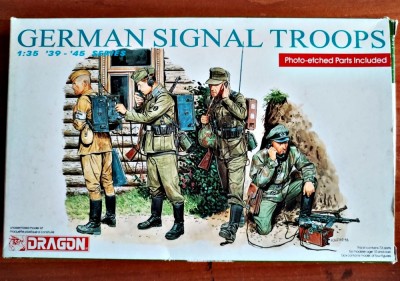 GERMAN SIGNAL TROOPS 39-45 - DRAGON Cod 6053 Scara 1/35 Piese 51 + 21 DIORAMA MACHETA FIGURINE ASAMBLARE HOBBY WWII SOLDAȚI GERMANI AMERICANI RUȘI foto