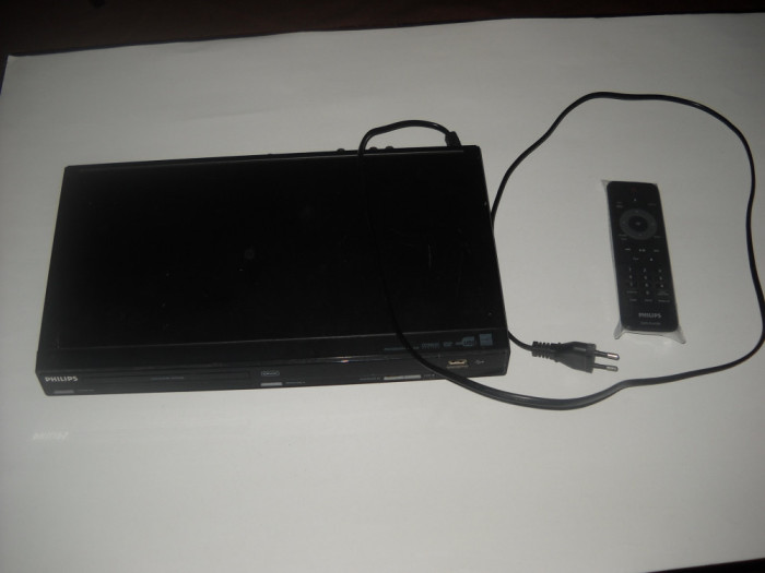 DVD player PHILIPS cu USB, model DVP 3260, cu telecomanda, folosit foarte putin