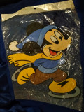 Stiker color Disney, Mickey pe patine
