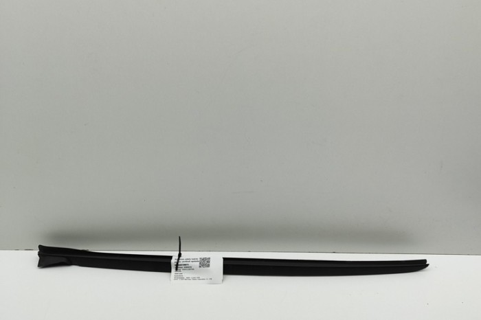 Ornament vertical parbriz st&acirc;nga BMW 3 G20, G28 2024 OEM: 7427873 | 30739873