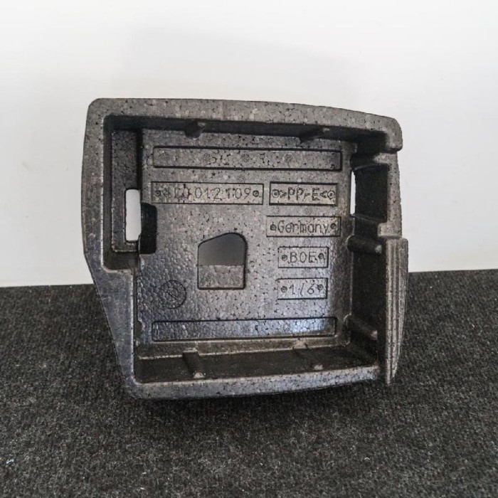 Spuma portbagaj AUDI Q7 4L 2008 OEM: 4L0012109 2367300