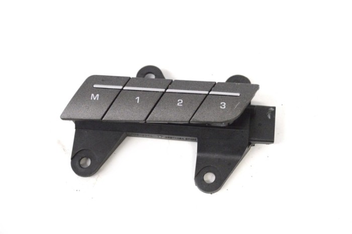 Buton de control scaun dreapta LAND ROVER RANGE ROVER EVOQUE L538 2018 OEM: JJ32-14776-AA | 15530647