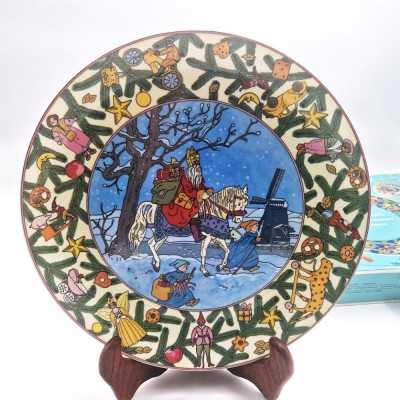 farfurie decorativa portelan VILERROY &amp;amp; BOCH Craciun in Europa Olanda _ 27 cm foto
