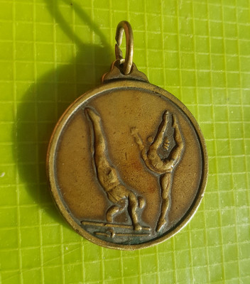 D458-Medalie Gimnastica La Meuse bronz. Probabil interbelica, diametrul 3.3 cm. foto