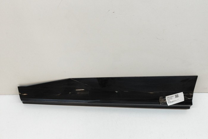 Bandou inferior ușă st&acirc;nga față PEUGEOT 5008 III KA, KB, KC 2024 OEM: 9843769780 30705324