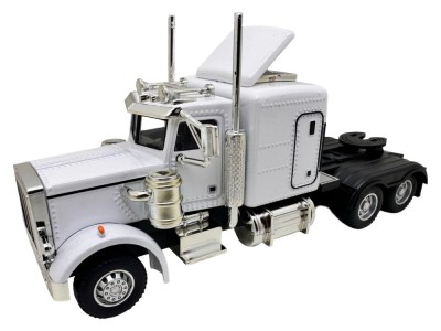 Macheta camion american alb clasic cu sunet si lumini 1:32 (copie) foto