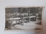 Fotografie cu un pod &icirc;n 1946