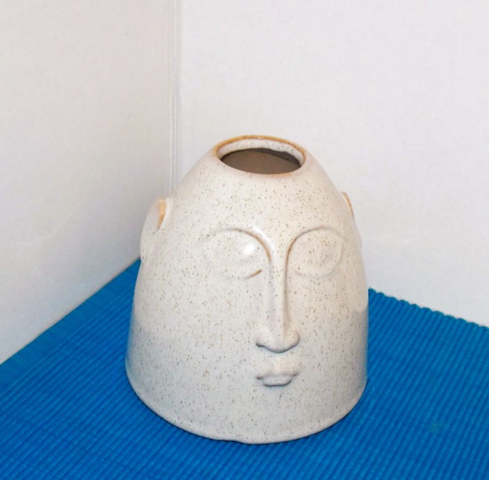 Vază gresie emailată și modelată manual - Moai Face - design scandinav, Danemarca