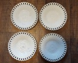 Set 4 farfurii desert porțelan fin cu margine aurită, model openwork tip coșuleț, marcaj 00 C N U &ndash; stil Creamware continental