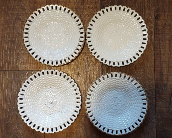 Set 4 farfurii desert porțelan fin cu margine aurită, model openwork tip coșuleț, marcaj 00 C N U &ndash; stil Creamware continental