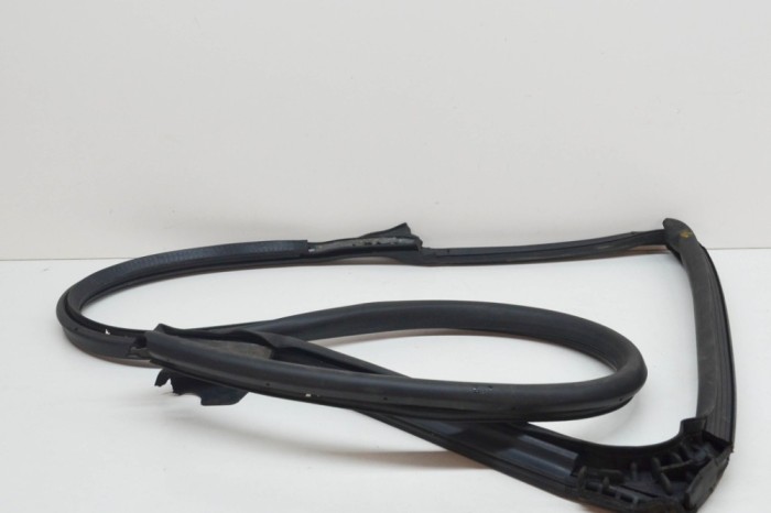 Garnitura ușă st&acirc;nga spate TESLA MODEL S 2013 OEM: TMSP-T03,TMSP-S02 | 13637905