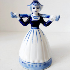 Bibelou Delft's Blue Femeie in costum traditional 12cm, Oldanda portelan