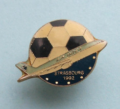 Insigna Pin Fotbal - STRASBOURG 1992 foto