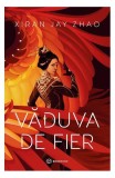 Văduva de Fier (Vol. 1) - Paperback brosat - Xiran Jay Zhao - Bookzone, 2022