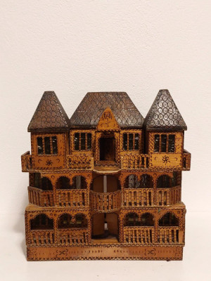 Macheta casa conac palat, de lemn, artizanat vechi romanesc, cu pirogravura foto