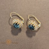 Cercei clasici placati cu aur , floare mare cu cristal zirconia verde-marin, SaraTremo