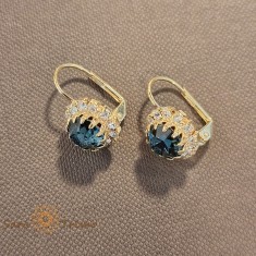 Cercei clasici placati cu aur , floare mare cu cristal zirconia albastru-marin