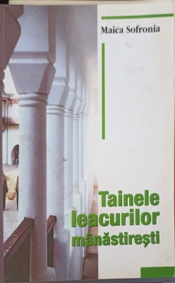 TAINELE LEACURILOR MANASTIRESTI-MAICA SOFRONIA-254237 foto