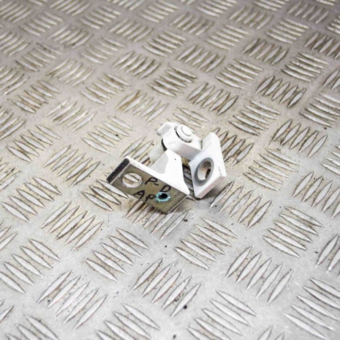 Balama ușă dreapta față SKODA OCTAVIA III Combi 5E5 2016 OEM: 7N0831402 14554966