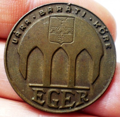 I.598 INSIGNA UNGARIA CASTELUL EGER v&amp;aacute;ra bar&amp;aacute;ti k&amp;ouml;re 27mm foto