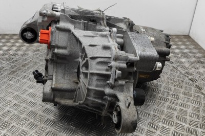 TESLA MODEL Y 2022 - Motor - OEM: 1587780-00-B,1555511-00-C,1085693-20-F,1117428-00-C foto