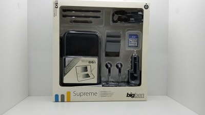 Micro SD memory card + 2 x stylus + 2 x strap + casti + incarcator auto + carcase protectie - Nintendo DSi 3499550264470 foto