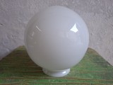 Abajur / Glob alb mijlocul sec XX pentru lustra lampa veioza sau aplica !