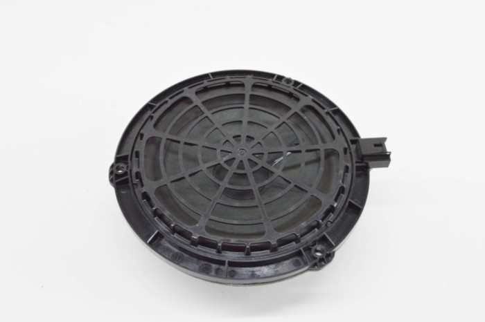 Difuzor ușă dreapta față OPEL CORSA F 2021 OEM: 9818747880 18105387