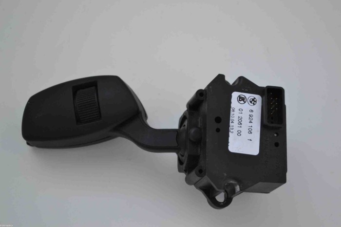 Maneta semnalizare ștergătoare BMW 7 E65, E66, E67 2004