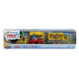 THOMAS LOCOMOTIVA MOTORIZATA MUDDY FIX EM UP FRIENDS CU 2 VAGOANE SuperHeroes ToysZone