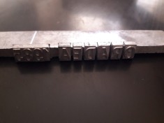 Ștanță metalică pentru marcare prin presare, cu inscripția &bdquo;Oradea 1985&rdquo;, de uz industrial, fabricată &icirc;n perioada comunistă