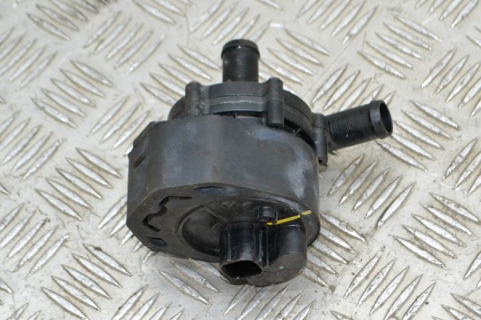 Pompa de apa auxiliara TESLA MODEL S 2012 OEM: 1035348-00-F 13123904