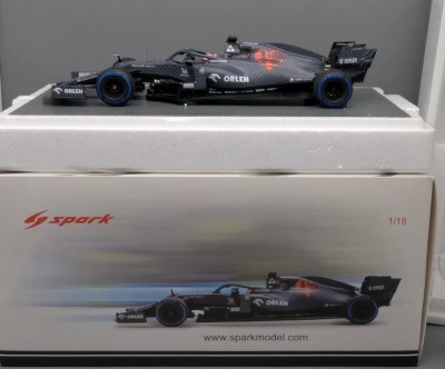 Macheta formula 1 f1 scara 1/18 marca spark Alfa romeo ferrari sauber C39 Fiorano circuit editie limitata foto