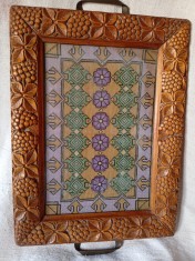 Tava stil nerom&acirc;nesc cu rama din lemn sculptat și goblen cusut manual kilim